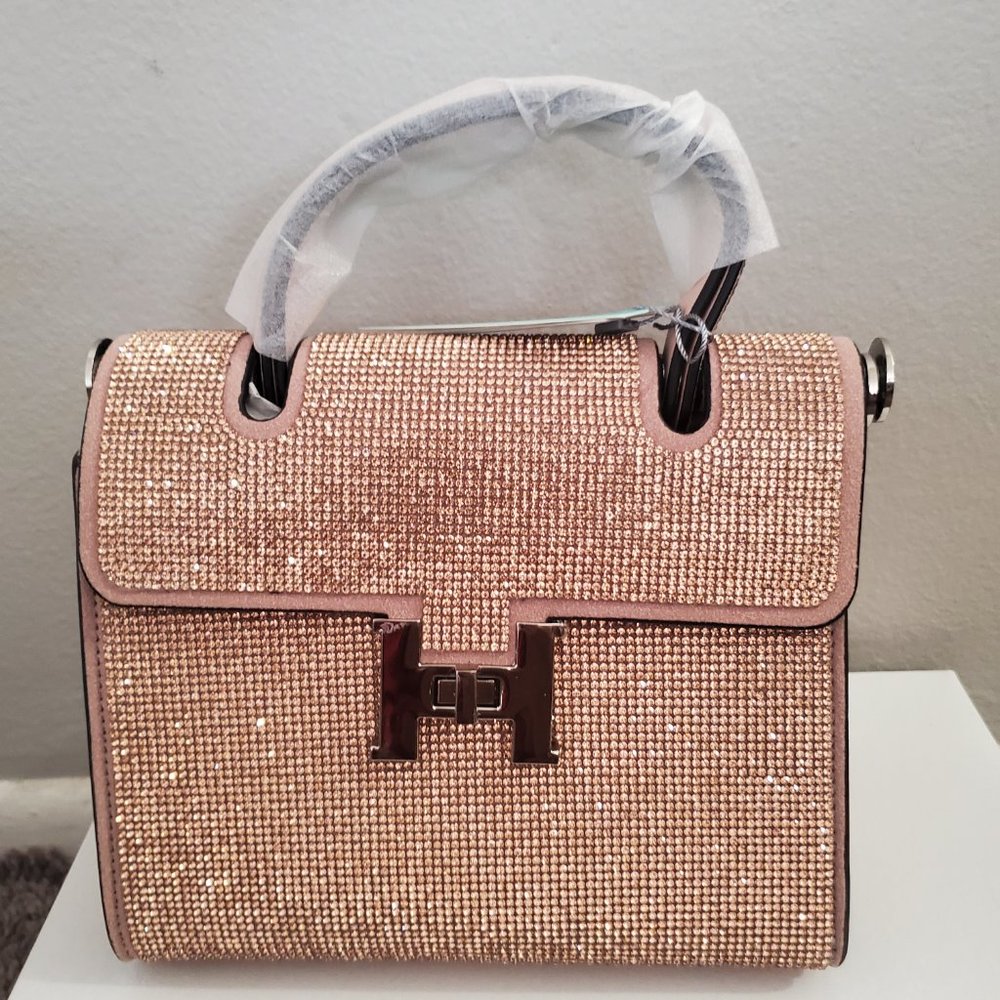 Handbags - Picture 3 of 15